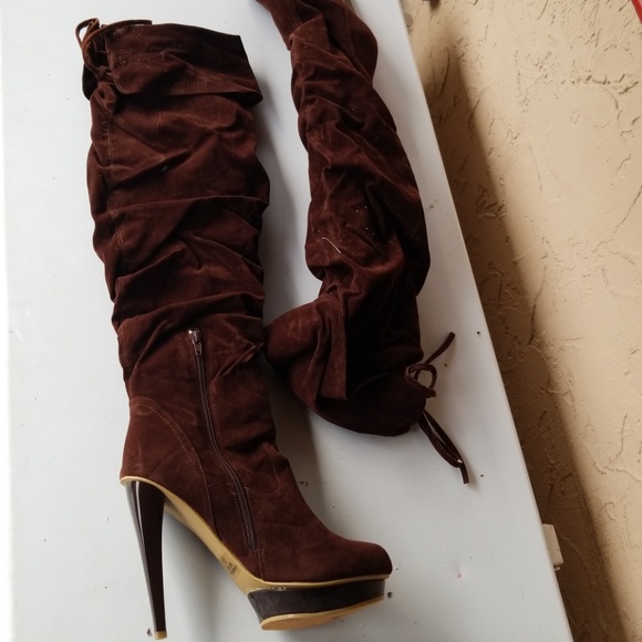 Boots - Picture 4 of 4